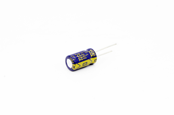 Niedrige ESR Aluminiumelektrolytkondensatoren 1UF200V 6.3x11mm 8000 Stunden