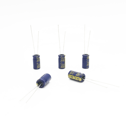 Radialaluminiumelektrolytkondensator-breite Temperatur 1UF400V 6.3X12MM