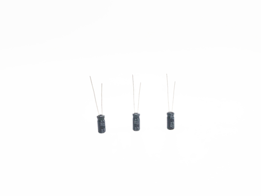 Miniaturaluminiumelektrolytkondensatoren 22UF 25V 5X11mm RoHS