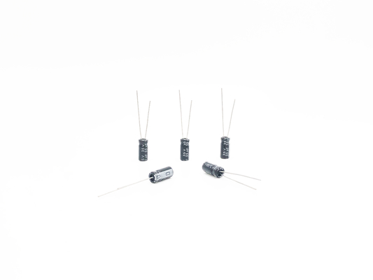 33UF35V Miniaturradialstrahl-Führungs-Art des kondensator-5x11mm 2000 Stunden