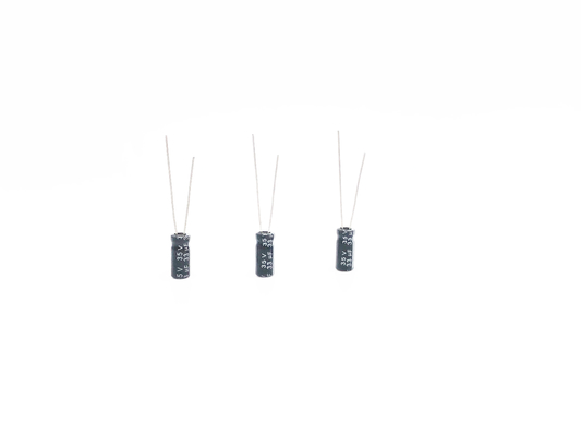 33UF35V Miniaturradialstrahl-Führungs-Art des kondensator-5x11mm 2000 Stunden