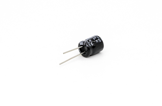 Elektrolytkondensator-Abendessen-Miniatur 6.3x7mm der breiten Temperatur-105C Radial