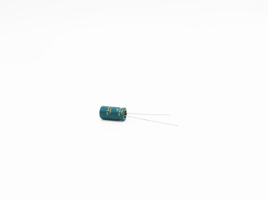 6.3x12MM laden Radialniedrige ESR 5000 Stunden Elektrolytkondensator-4.7UF 250V das Leben